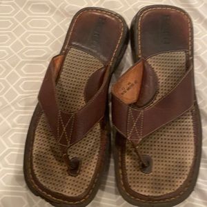 Born sandals thongs